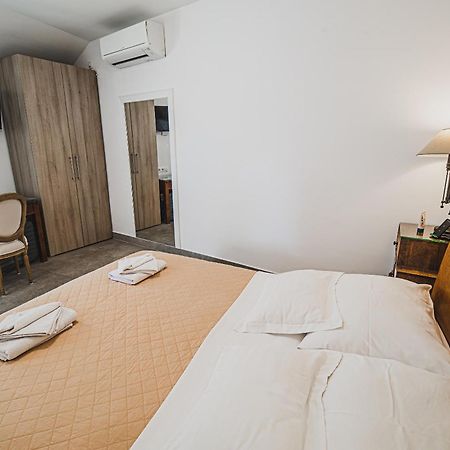 Downtown Luxury Apartments With Hot Tub فوديس الغرفة الصورة