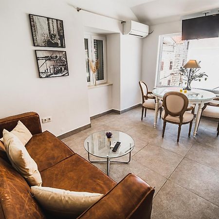 Downtown Luxury Apartments With Hot Tub فوديس الغرفة الصورة