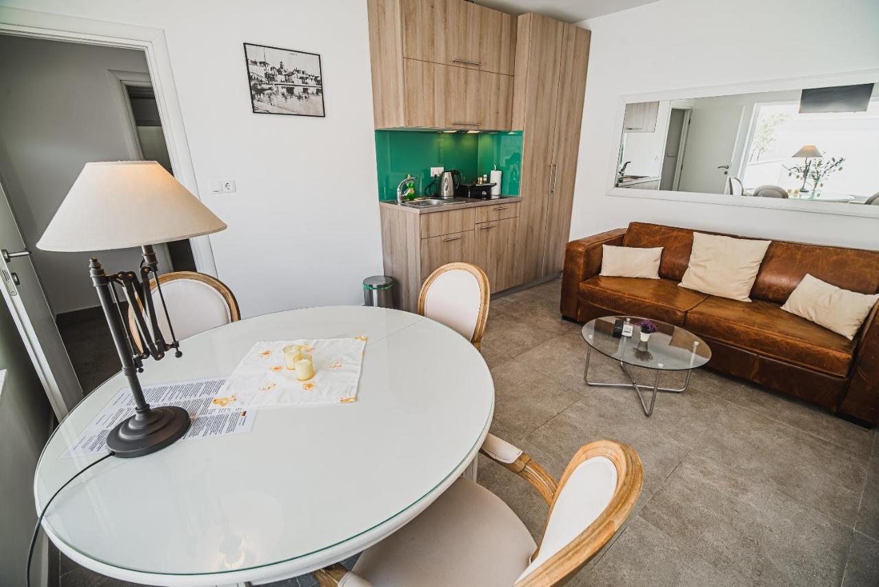 Downtown Luxury Apartments With Hot Tub فوديس المظهر الخارجي الصورة