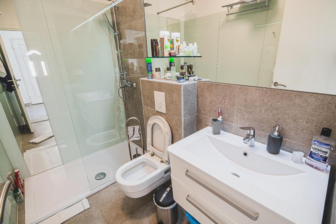 Downtown Luxury Apartments With Hot Tub فوديس المظهر الخارجي الصورة