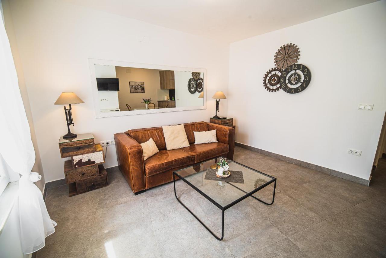 Downtown Luxury Apartments With Hot Tub فوديس المظهر الخارجي الصورة