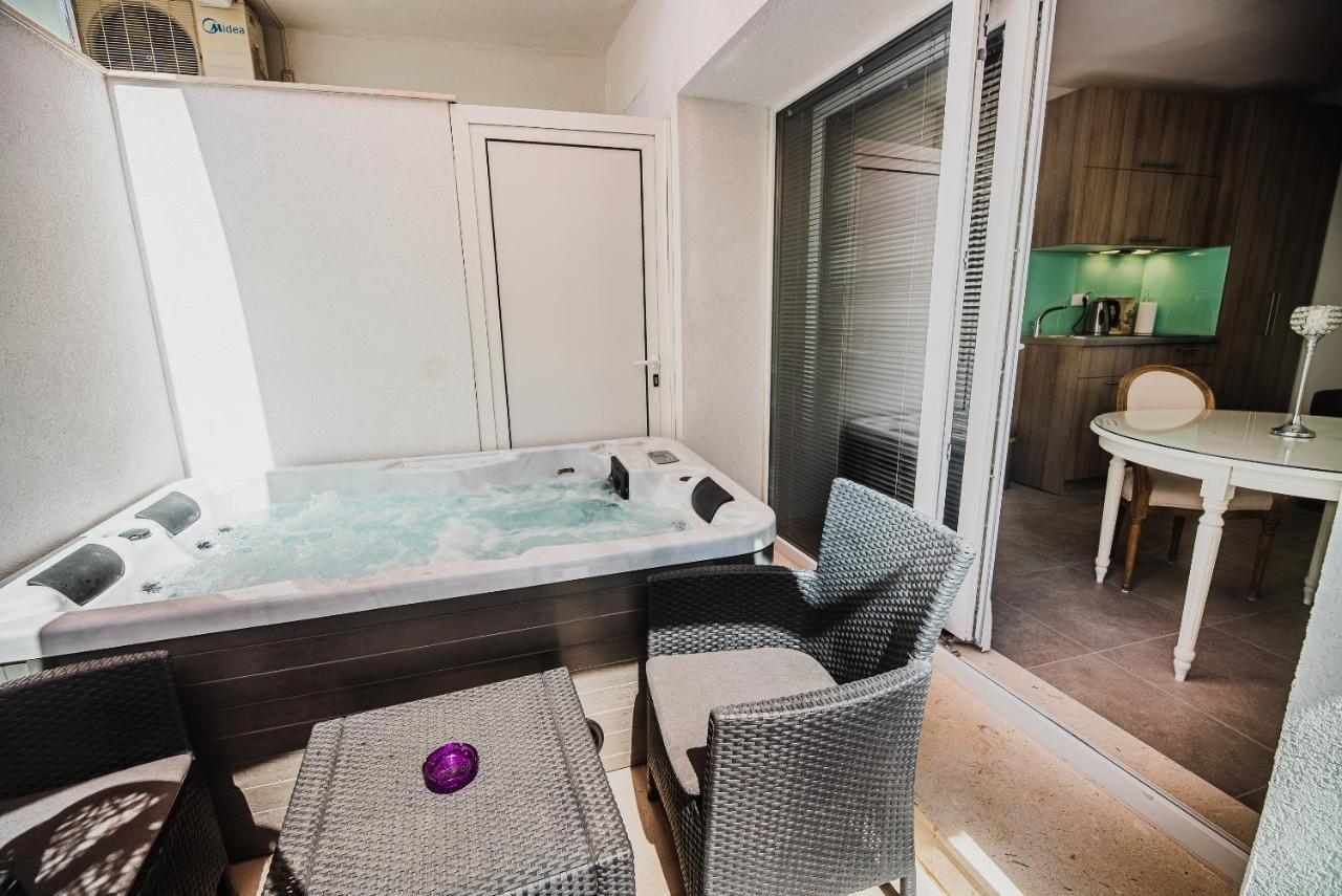 Downtown Luxury Apartments With Hot Tub فوديس المظهر الخارجي الصورة
