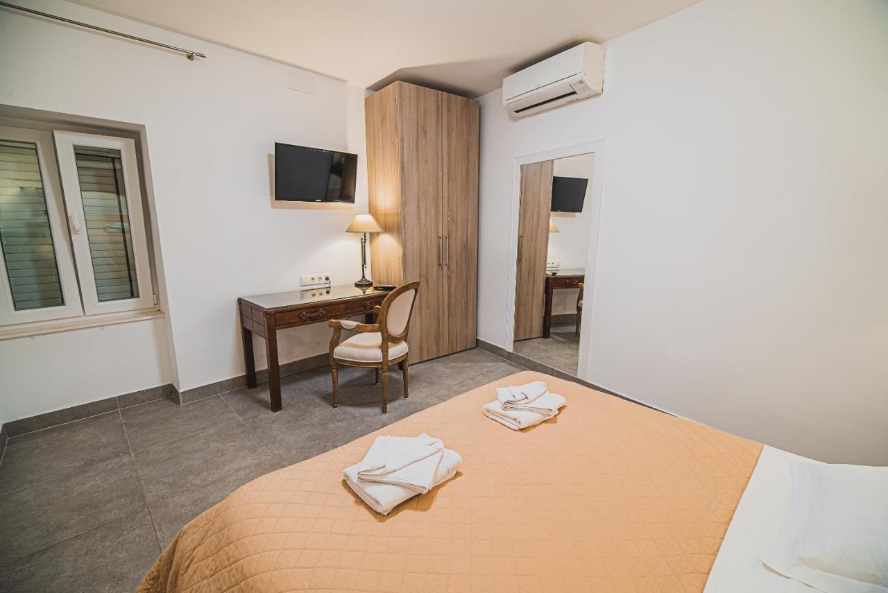 Downtown Luxury Apartments With Hot Tub فوديس المظهر الخارجي الصورة
