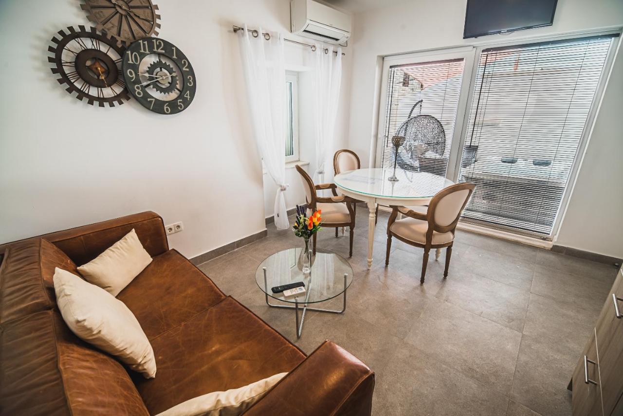 Downtown Luxury Apartments With Hot Tub فوديس المظهر الخارجي الصورة