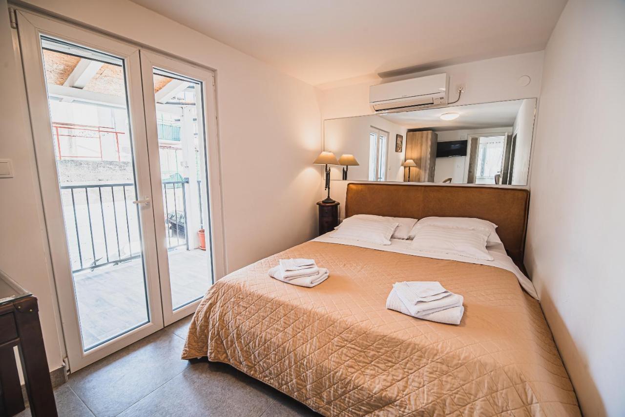 Downtown Luxury Apartments With Hot Tub فوديس المظهر الخارجي الصورة