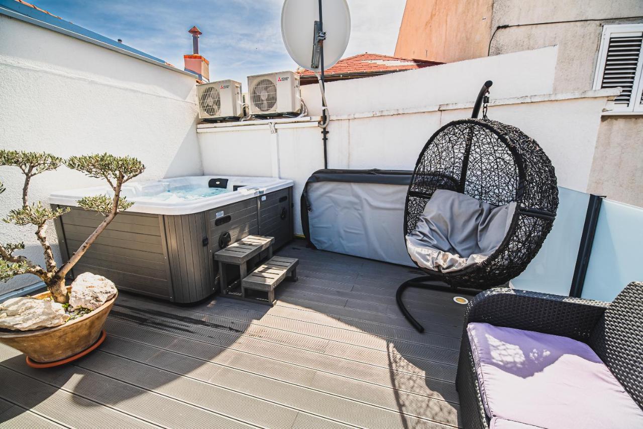 Downtown Luxury Apartments With Hot Tub فوديس المظهر الخارجي الصورة