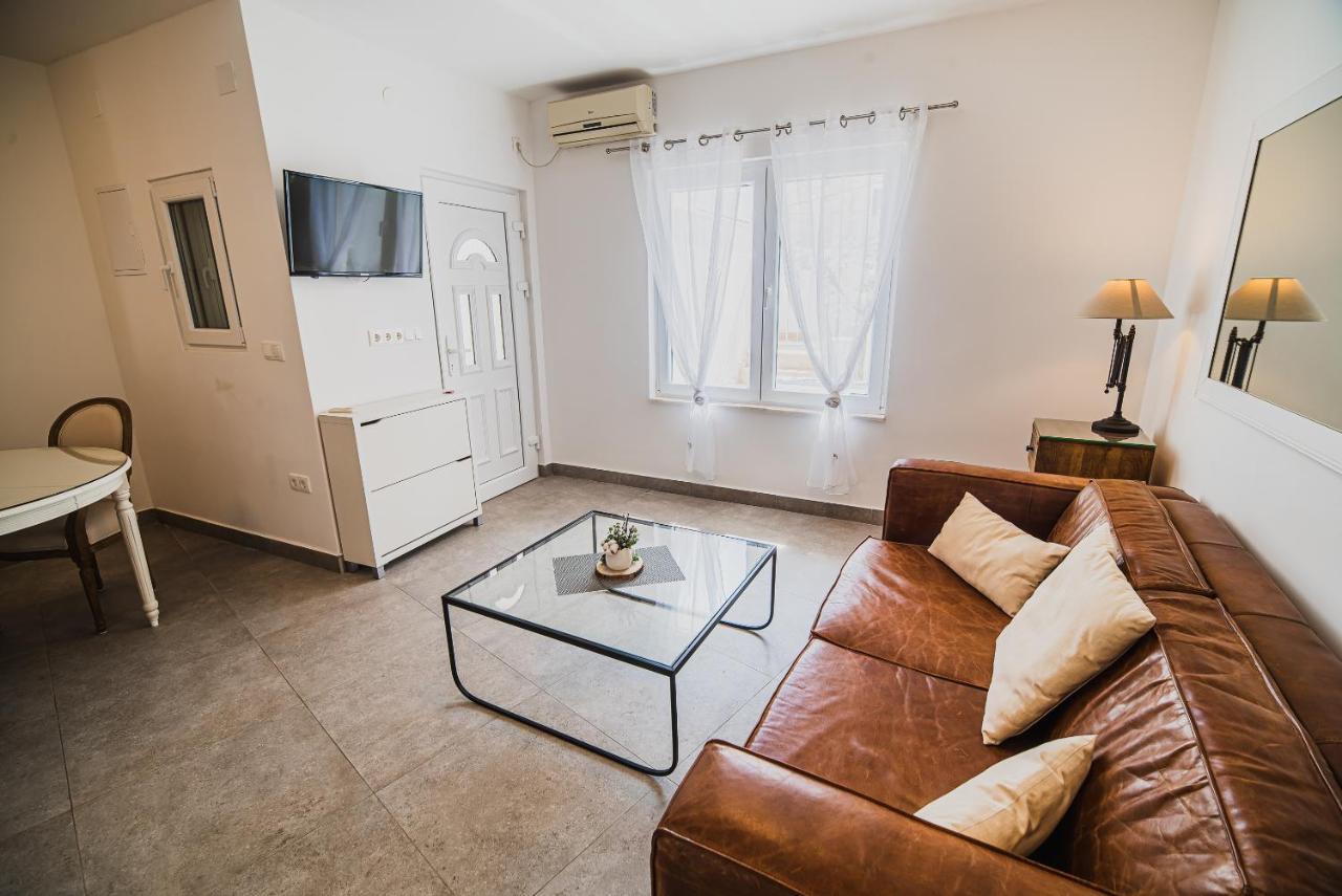 Downtown Luxury Apartments With Hot Tub فوديس المظهر الخارجي الصورة